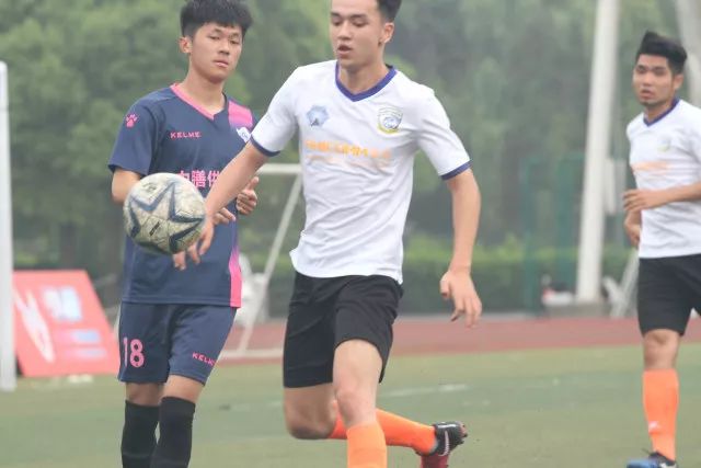 国安社交媒体宣布杜齐亚克正式加盟，杜齐亚克表示加入团队倍感欣喜